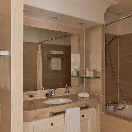 Le Beauvallon - Golfe De Saint-tropez Hotel 5*